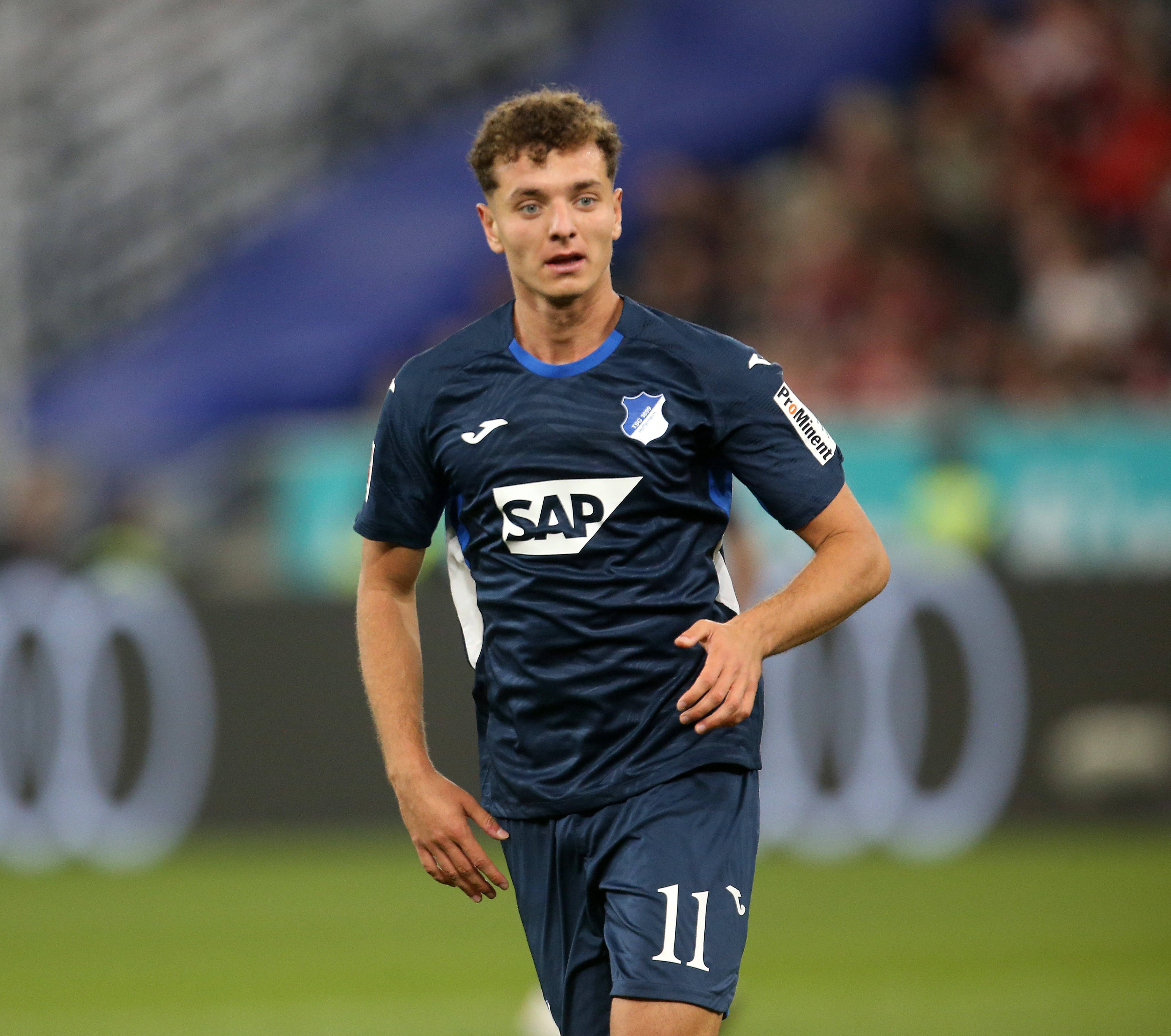 每体：巴萨关注霍芬海姆前锋阿斯拉尼，球员也优先考虑加盟巴萨