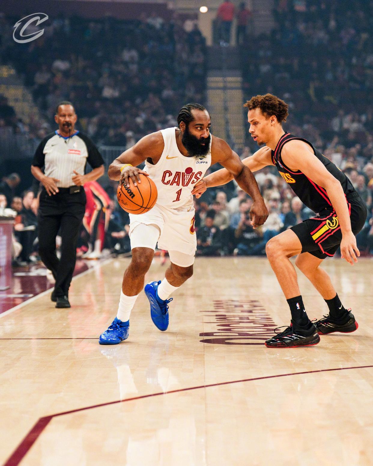 okooo-哈登21+5+4记3分，骑士险胜老鹰！米切尔31+7创纪录，莫布里22+19